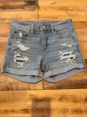 American Eagle Outfitters Light Blue Distressed Roll-Cuff Denim Shorts size 2